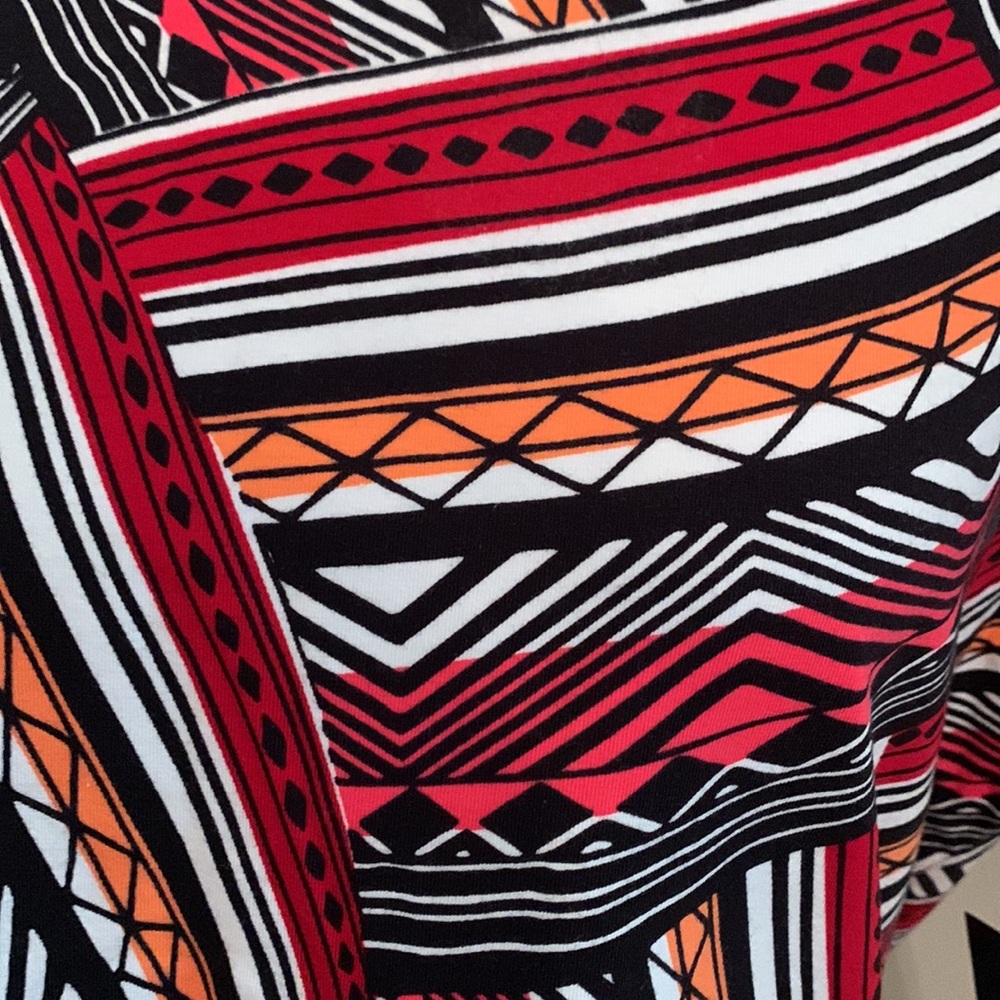 Kim Rogers NWT Geometric Multicolor Top (Coral Combo) - Picture 5 of 13